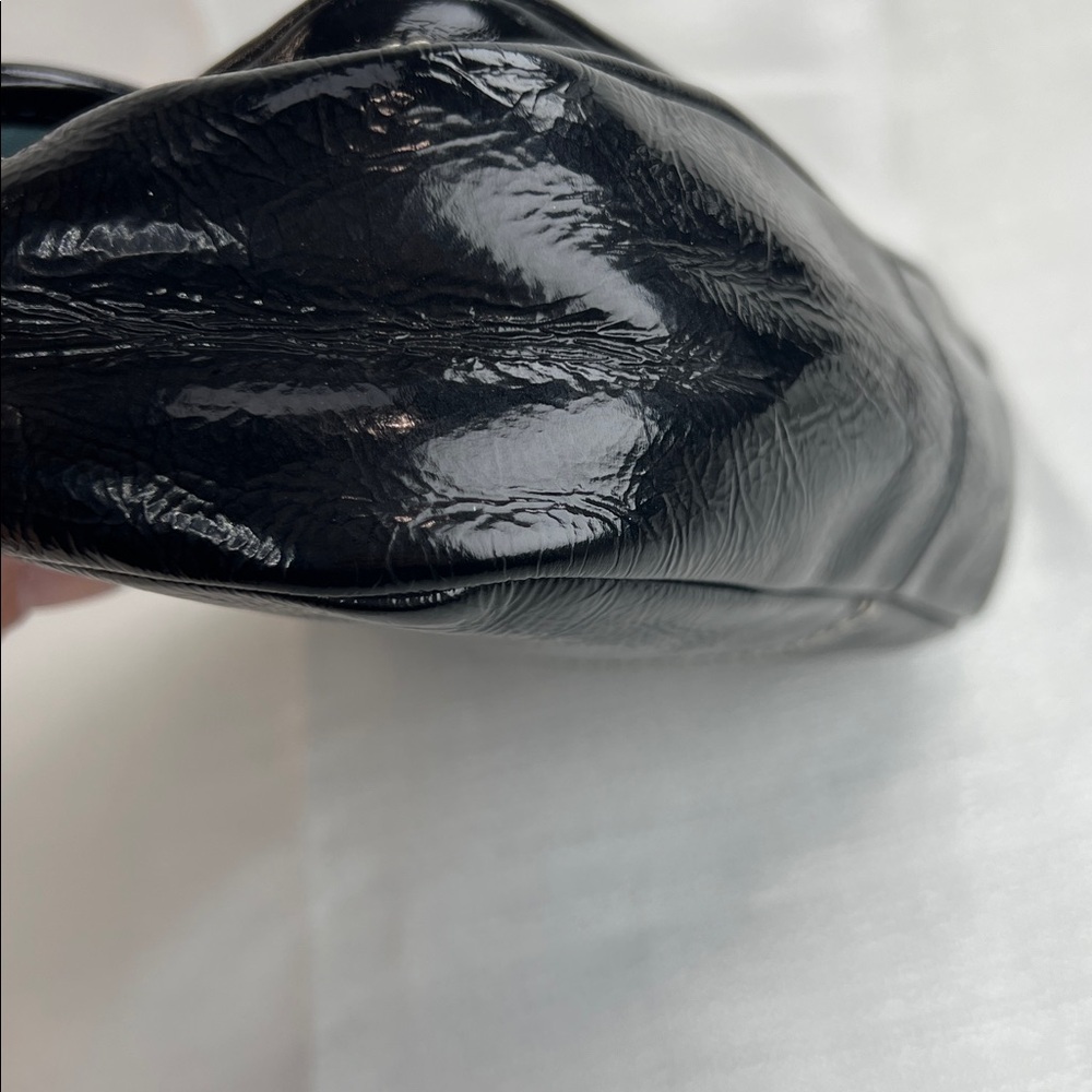 Coach 2009 black patent leather shoulder bag - Picture 5 of 11